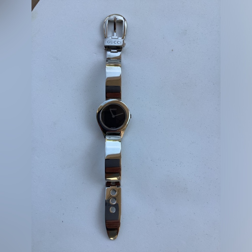 Ladies GUCCI buckle bangle dress watch ❤️❤️ - Picture 11 of 12